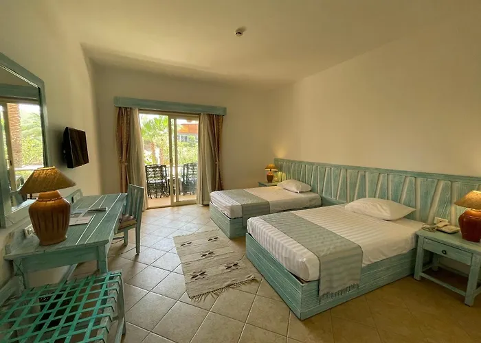 Hotel Th Blue Lagoon -